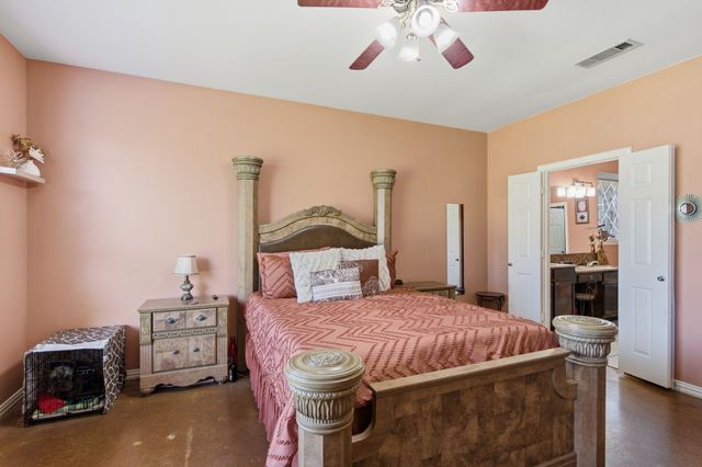 305 Ravenna Road, Lake Dallas, TX 75065