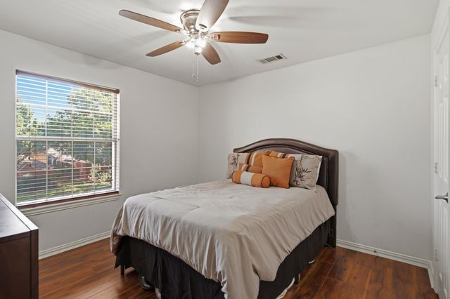 305 Ravenna Road, Lake Dallas, TX 75065