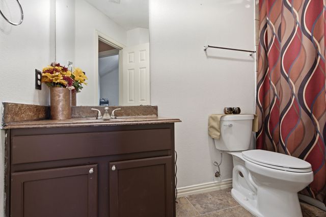 305 Ravenna Road, Lake Dallas, TX 75065