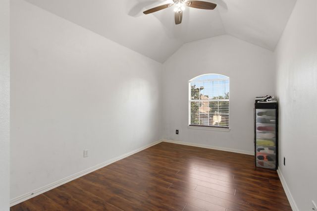 305 Ravenna Road, Lake Dallas, TX 75065