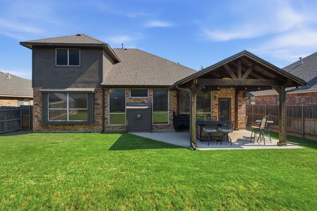 305 Ravenna Road, Lake Dallas, TX 75065