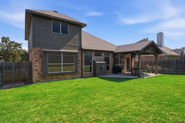 305 Ravenna Road, Lake Dallas, TX 75065