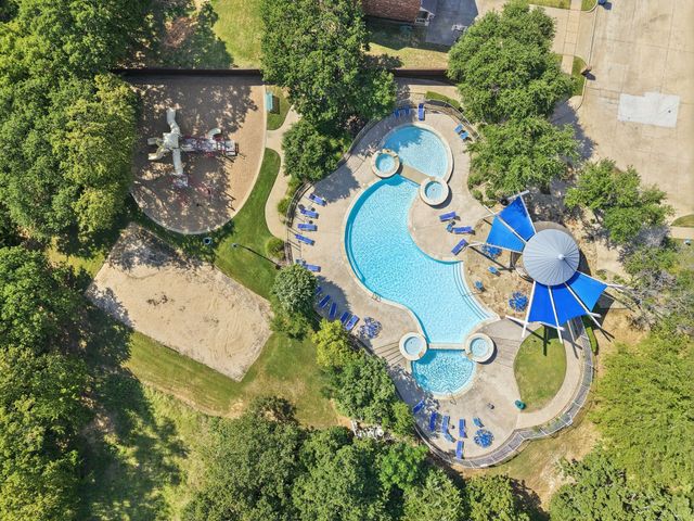 305 Ravenna Road, Lake Dallas, TX 75065