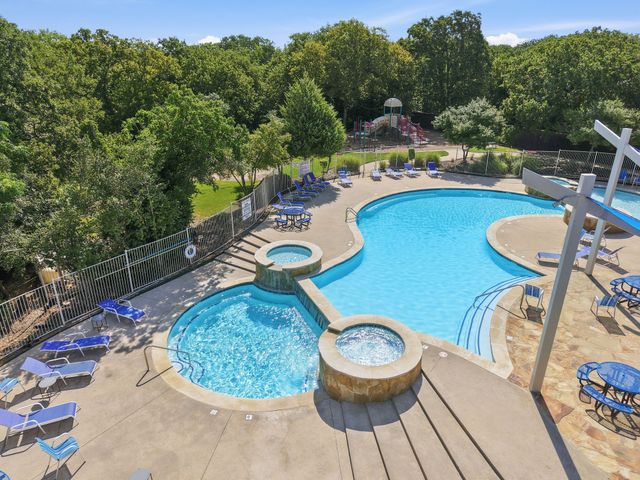 305 Ravenna Road, Lake Dallas, TX 75065