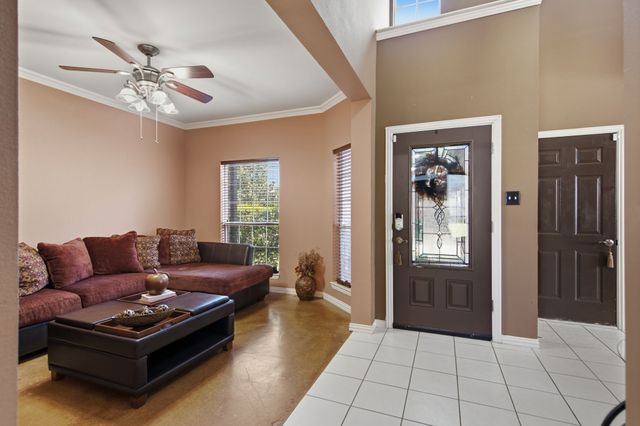 305 Ravenna Road, Lake Dallas, TX 75065