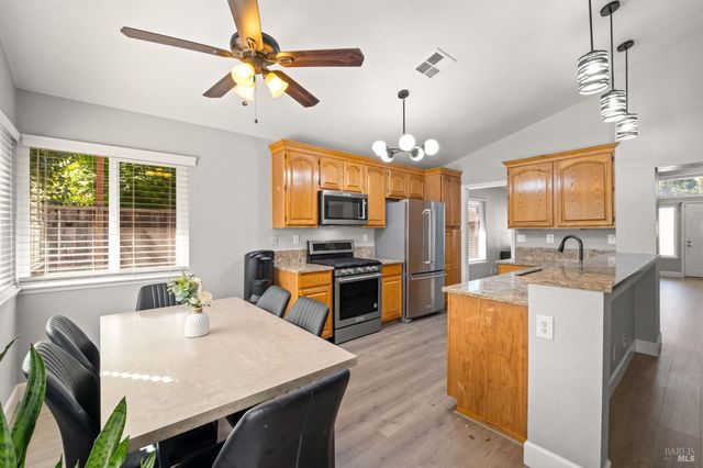 619 Rutgers St, Vacaville, CA 95687