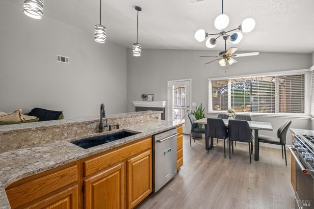 619 Rutgers St, Vacaville, CA 95687