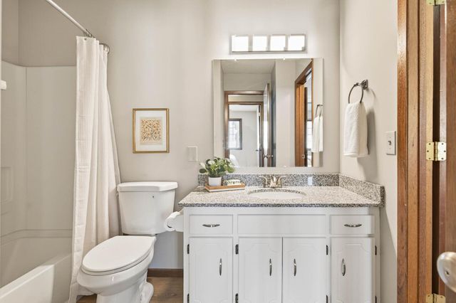 4410 Clover Lane, Eagan, MN 55122