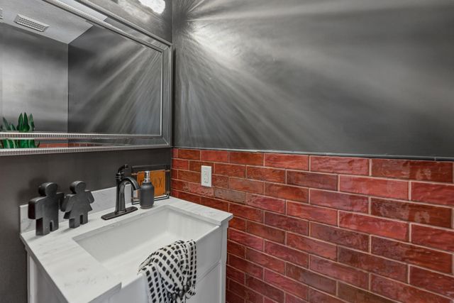 14844 SW Clover Ln, Rose Hill, KS 67133