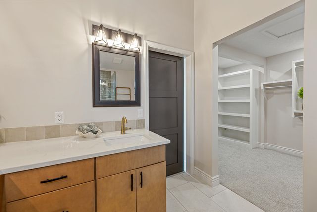 14844 SW Clover Ln, Rose Hill, KS 67133