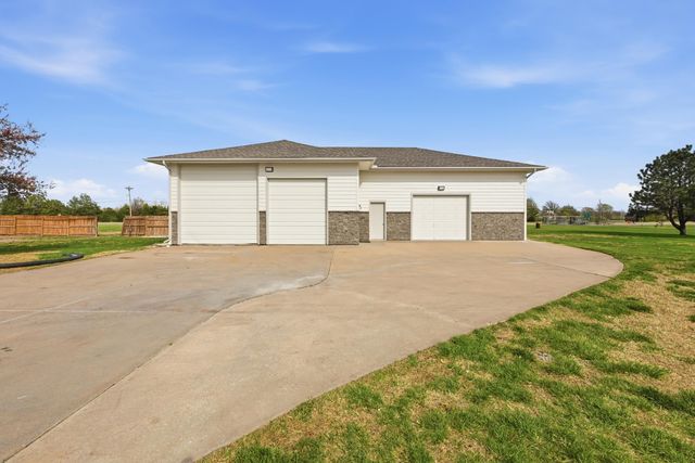 14844 SW Clover Ln, Rose Hill, KS 67133