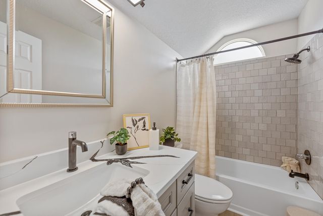 14844 SW Clover Ln, Rose Hill, KS 67133