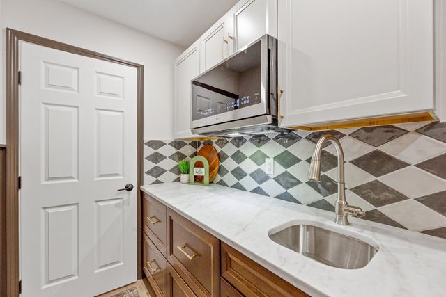 14844 SW Clover Ln, Rose Hill, KS 67133