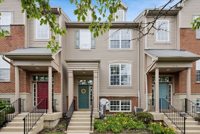 140 Station Park Circle, Grayslake, IL 60030