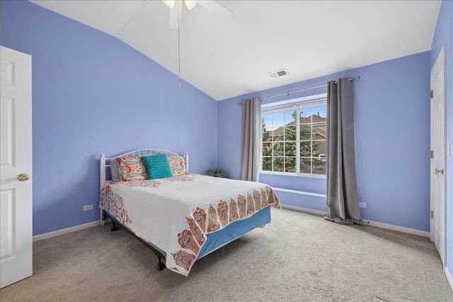 140 Station Park Circle, Grayslake, IL 60030