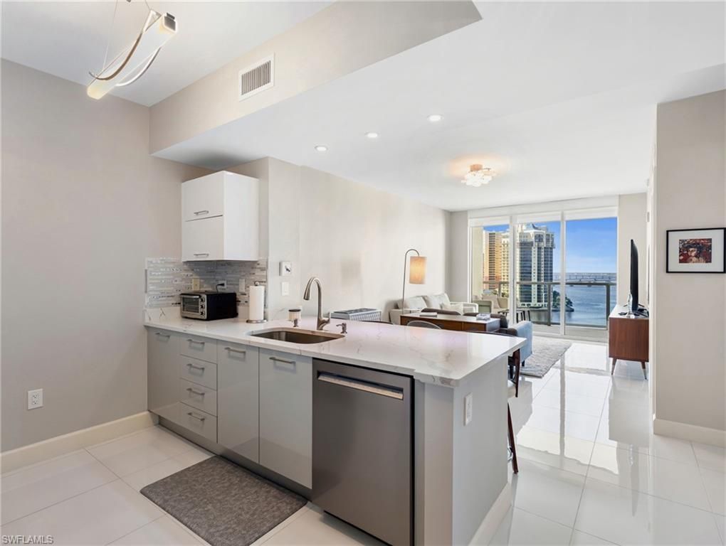 3000 Oasis Grand BLVD 1206, FORT MYERS, FL 33916 — photo 2