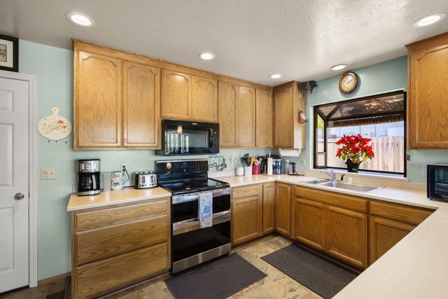 233 Mistletoe Ct, Angels Camp, CA 95222