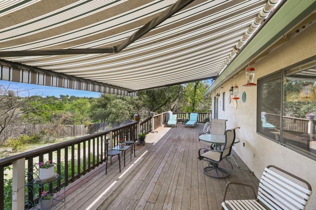 233 Mistletoe Ct, Angels Camp, CA 95222