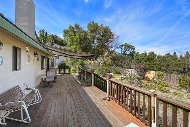 233 Mistletoe Ct, Angels Camp, CA 95222