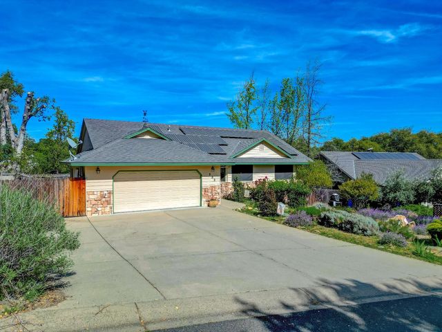 233 Mistletoe Ct, Angels Camp, CA 95222