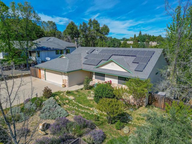 233 Mistletoe Ct, Angels Camp, CA 95222