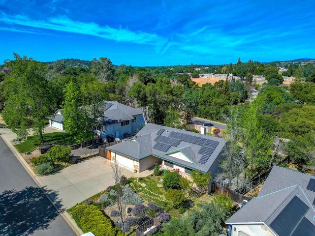 233 Mistletoe Ct, Angels Camp, CA 95222