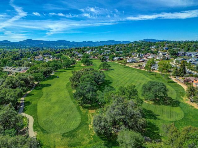 233 Mistletoe Ct, Angels Camp, CA 95222