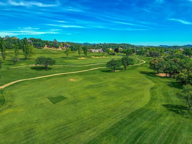 233 Mistletoe Ct, Angels Camp, CA 95222