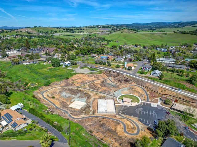 233 Mistletoe Ct, Angels Camp, CA 95222