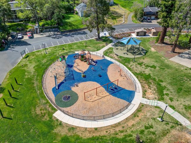 233 Mistletoe Ct, Angels Camp, CA 95222