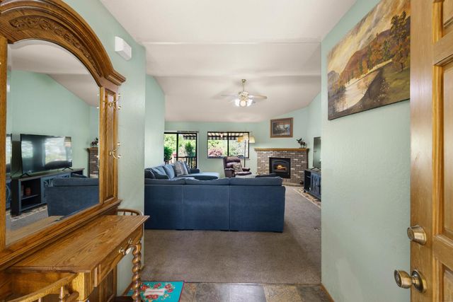 233 Mistletoe Ct, Angels Camp, CA 95222