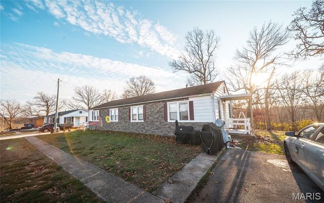 23105 Triple Lane, St Robert, MO 65584