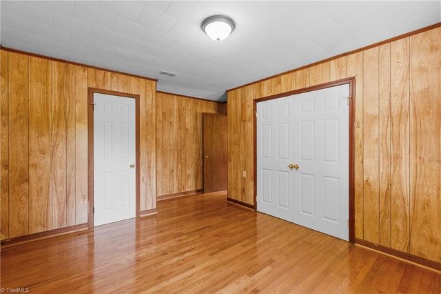 2832 Sizemore Road, Yadkinville, NC 27055