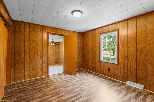 2832 Sizemore Road, Yadkinville, NC 27055