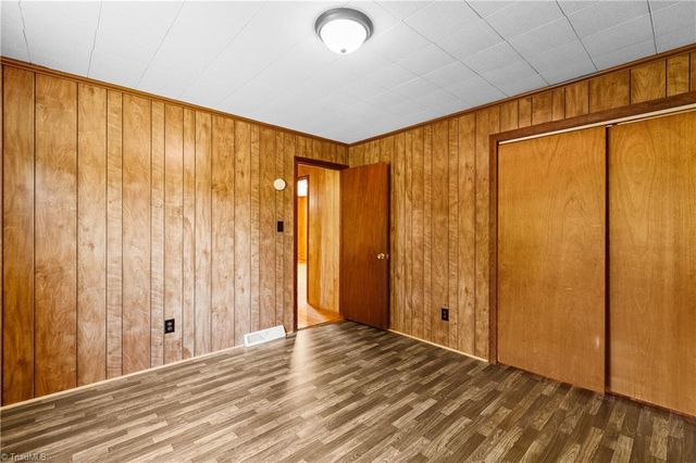 2832 Sizemore Road, Yadkinville, NC 27055