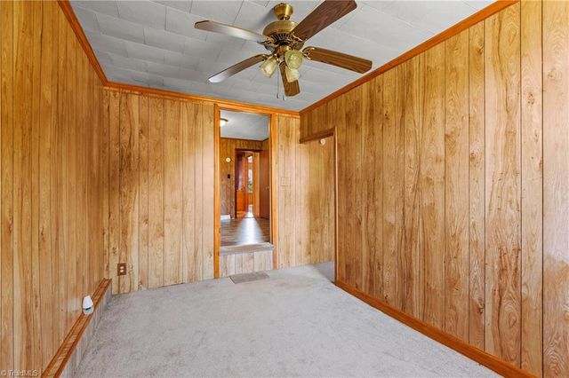 2832 Sizemore Road, Yadkinville, NC 27055