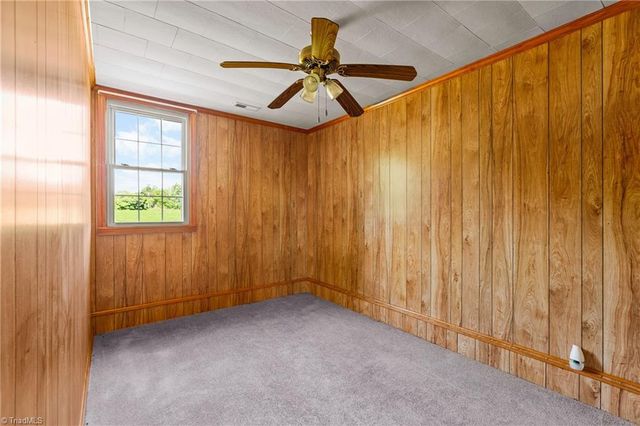 2832 Sizemore Road, Yadkinville, NC 27055