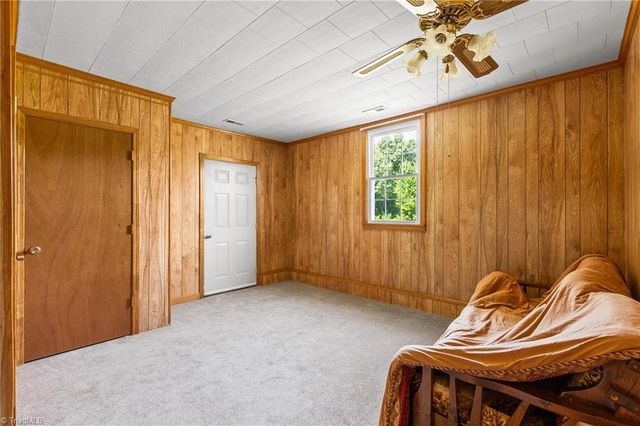 2832 Sizemore Road, Yadkinville, NC 27055