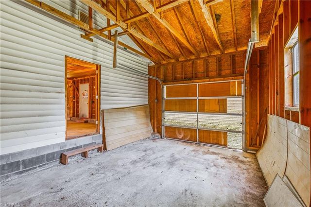 2832 Sizemore Road, Yadkinville, NC 27055