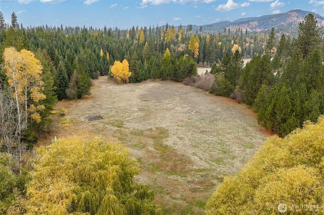 24727 E Blanchard Rd, Elk, WA 99156