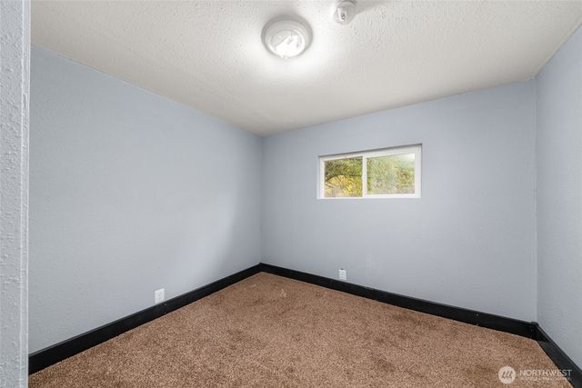 24727 E Blanchard Rd, Elk, WA 99156