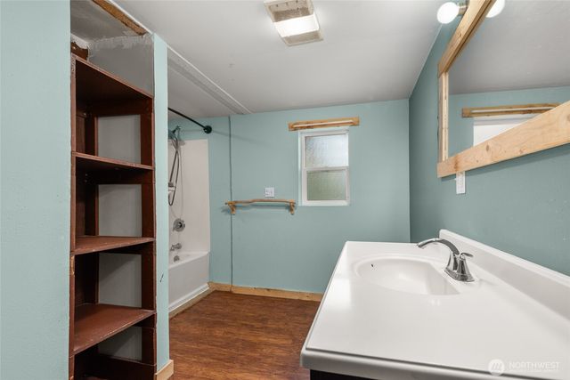 24727 E Blanchard Rd, Elk, WA 99156