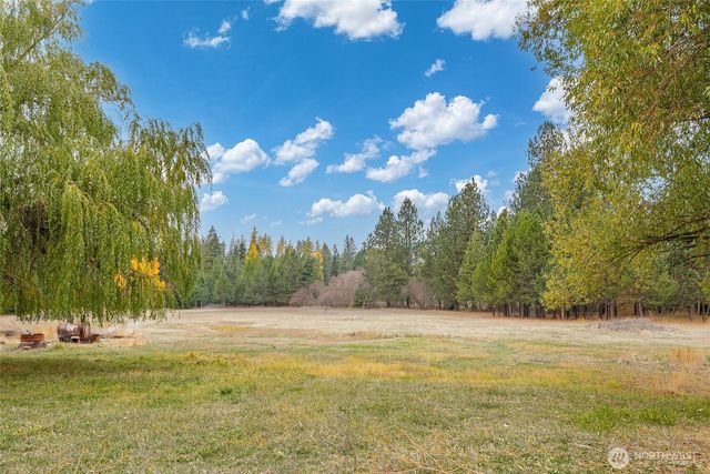 24727 E Blanchard Rd, Elk, WA 99156