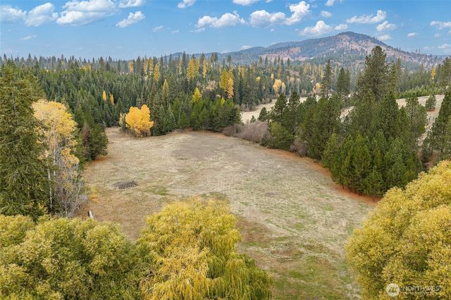 24727 E Blanchard Rd, Elk, WA 99156