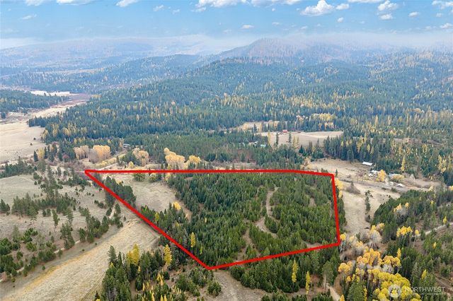 24727 E Blanchard Rd, Elk, WA 99156