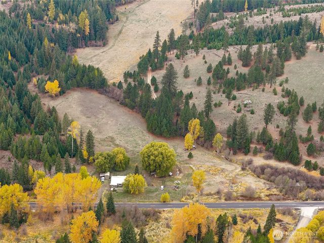 24727 E Blanchard Rd, Elk, WA 99156