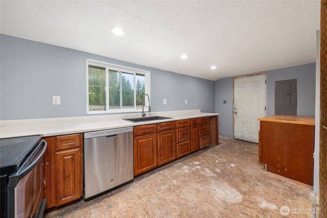 24727 E Blanchard Rd, Elk, WA 99156