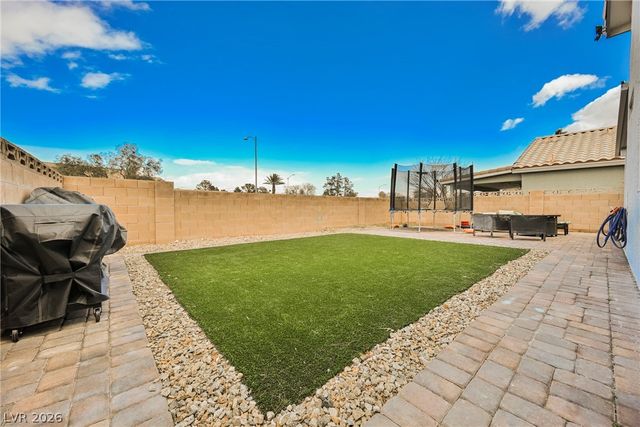 7108 Desert Clover Court, Las Vegas, NV 89129