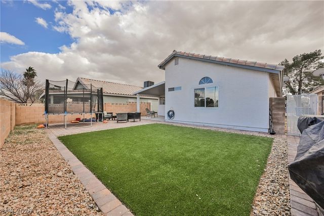 7108 Desert Clover Court, Las Vegas, NV 89129