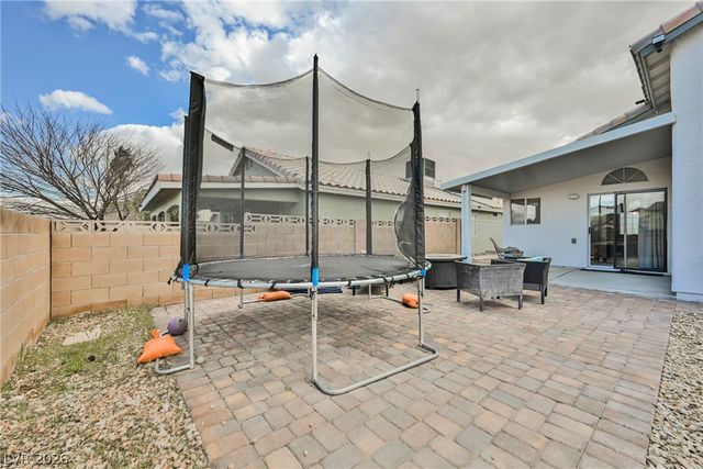 7108 Desert Clover Court, Las Vegas, NV 89129